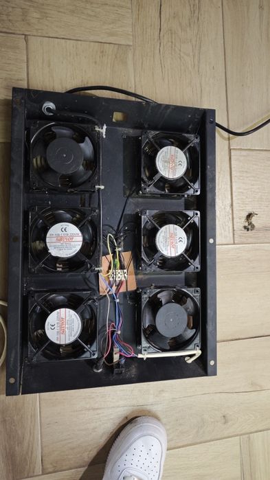 Tavă ventilatoare Rack 19" cu termostat – Modul răcire 6 ventilatoare 220V
