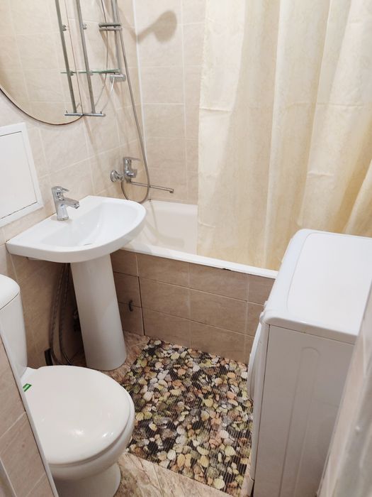 Сдается 2 ком центр ДК .