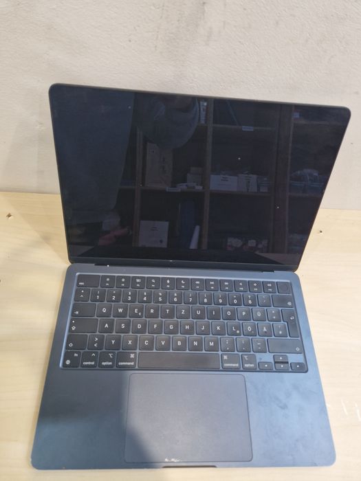 Macbook Air M2 256GB SSD 8GB Ram Garanție #35060