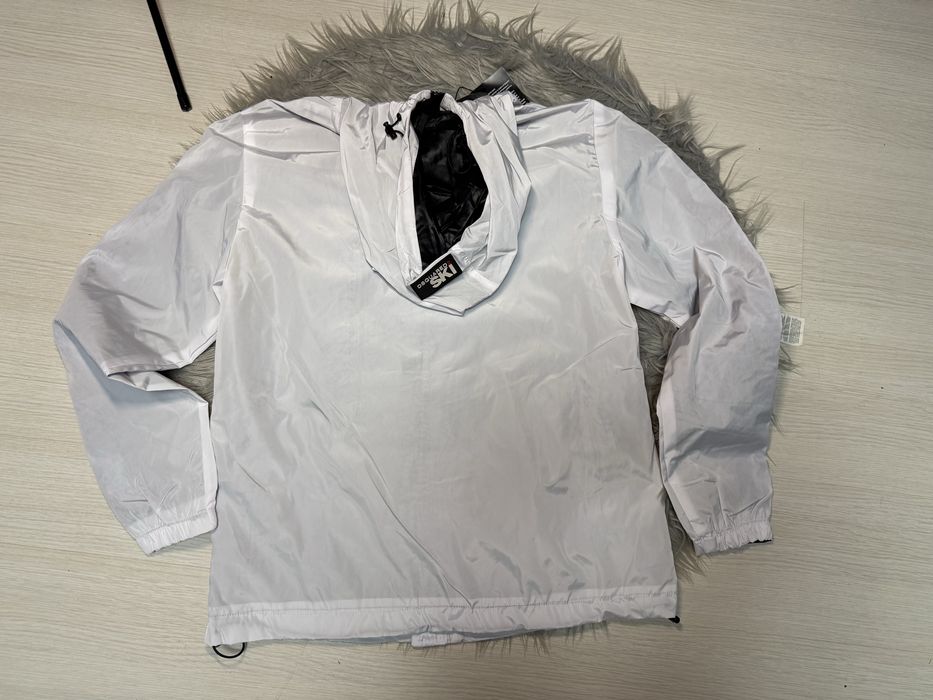 Ветровка с качулка