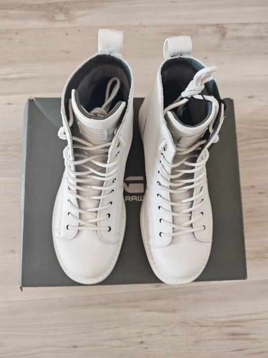 G star бели кожени боти