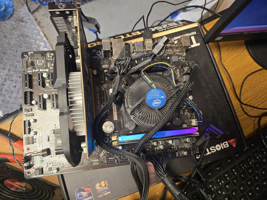 Kit Mining - Biostar TB250-BTC PRO