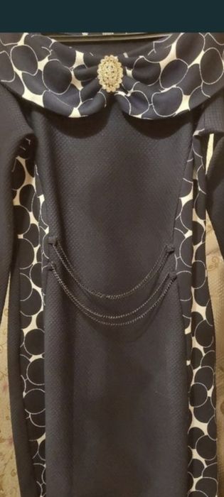 Продам 8 разных платьев.