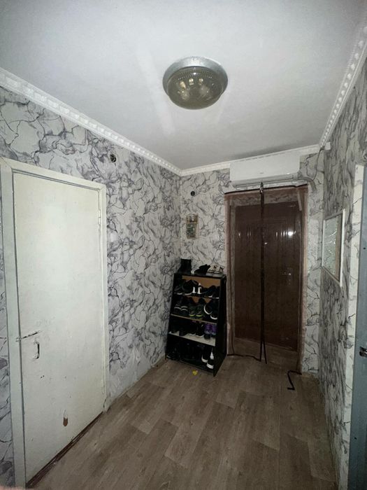 Дом 70 кв есть детская плошадка школа всё есть