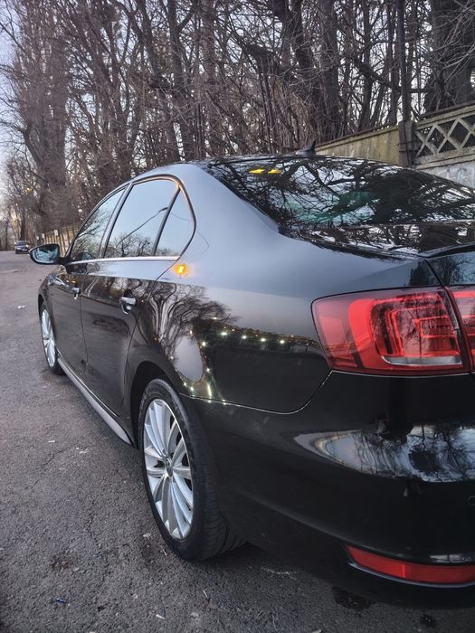 Vand\Schimb vw Jetta hybrid 2013