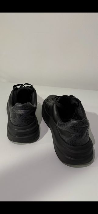 GUESS мъжки обувки