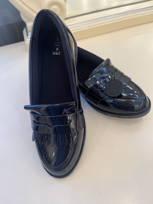 Школьная форма, туфли для девочки.