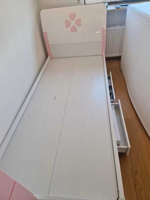 Две детски легла за момиче