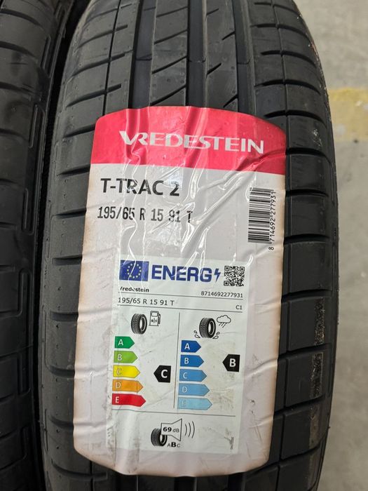 Vând 4 anvelope 195/65/15 vredestein de vară noi