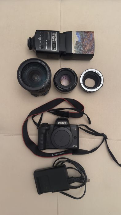 Камера Canon m50