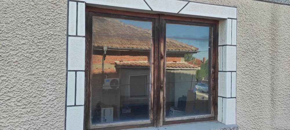 Дървена дограма врати и прозорци