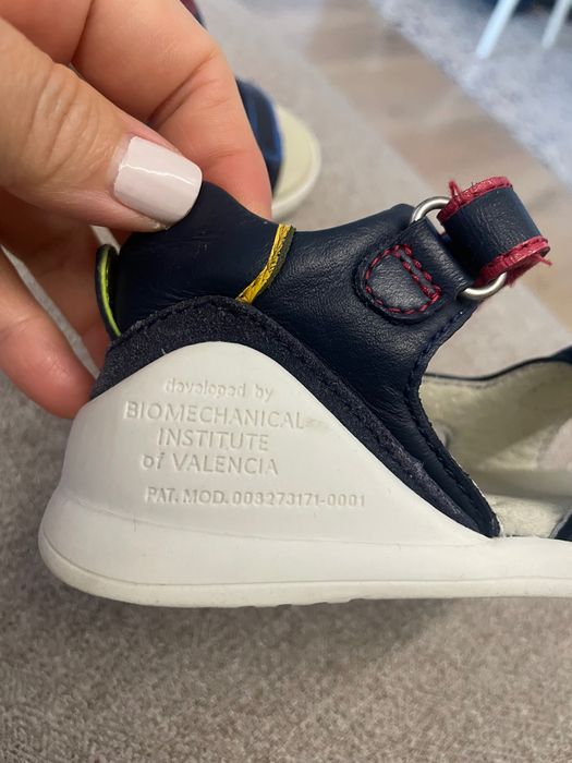 Кожаные сандали на девочку Biomecanics, 21 размер