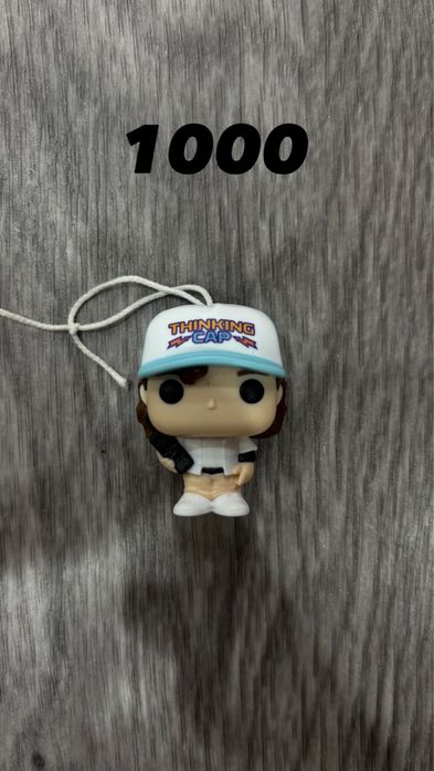 Продам фигурки STRENGER THINGS