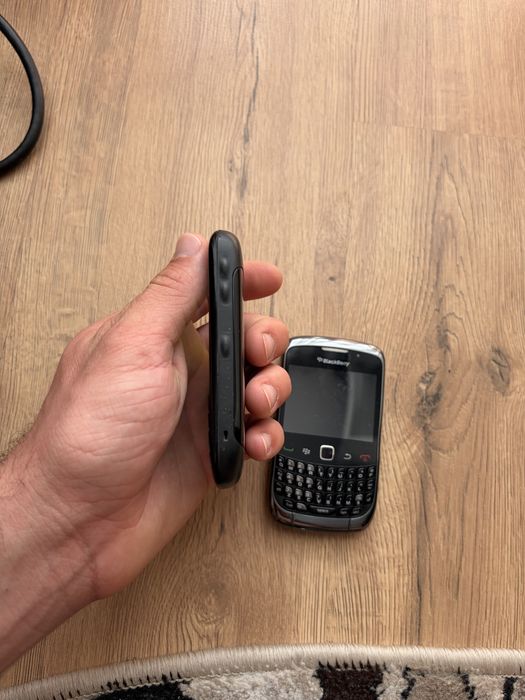 Blackberry Curve