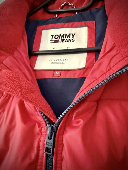 Geaca TOMMY HILFIGER de iarna barbati cu umplutura din puf, marimea M !!!