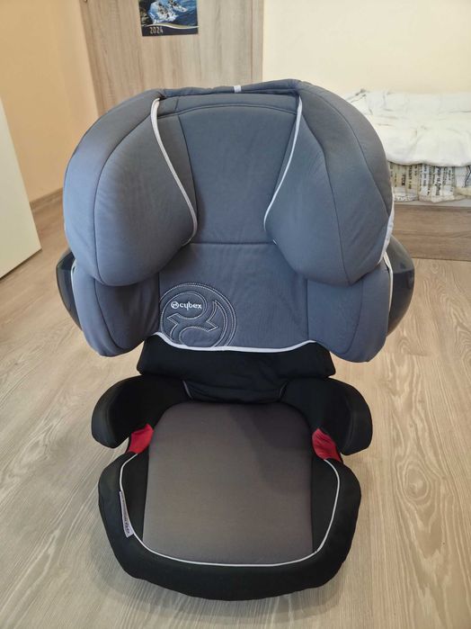 Продавам много запазено детско столче за кола Cybex Solution X2-fix