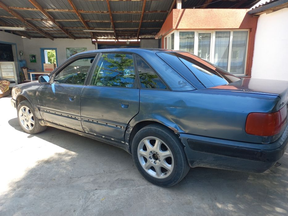Продам Ауди 100.