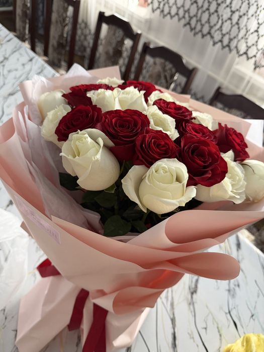 Букет роз 25 штук