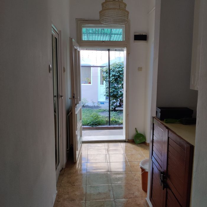 Vand casa la curte comuna in zona centrala  Dej