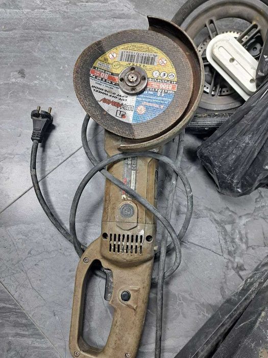 Болгарка Crown (928185 г. Кокшетау, ул. Абая 128, 21)