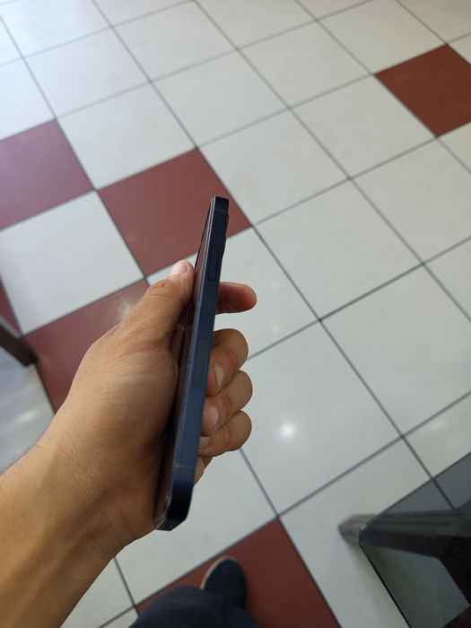 iPhone 12,karobka dakument bilan