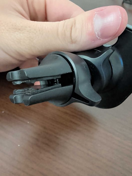 suport auto spigen pentru apple magsafe charger