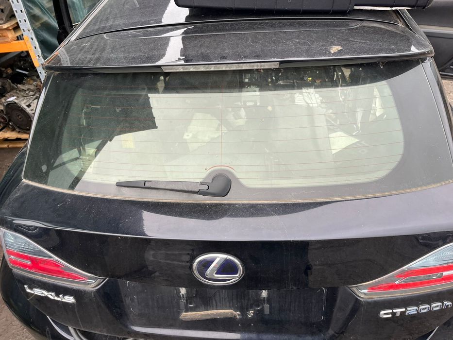 Заден капак пета врата Lexus CT200