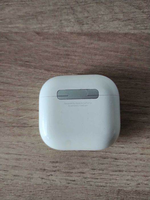 Apple Airpods 4 A3058 зарядна кутия части
