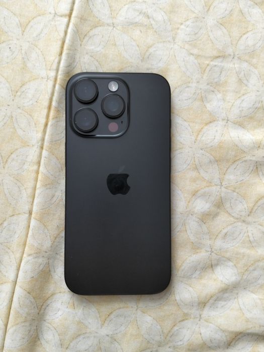 Iphone 16 pro black