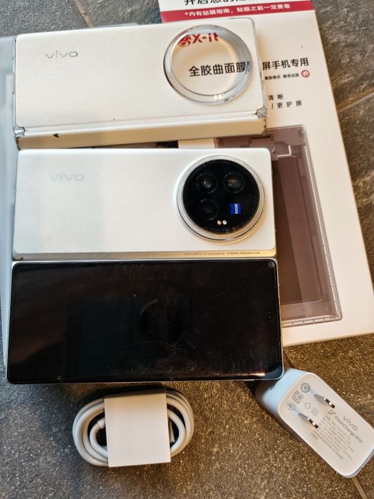 Vivo X Fold 3 Pro – 512GB – stare foarte bună – funcționează impecabil