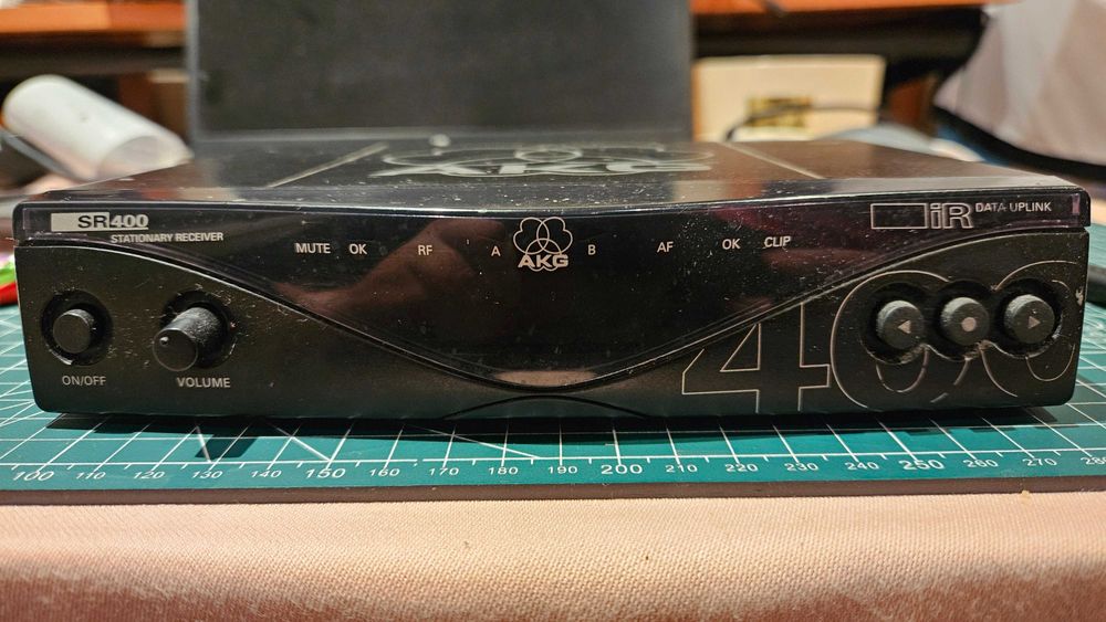 Микрофон безжичен АКГ 400 ВИСОКОЧЕСТОТЕН