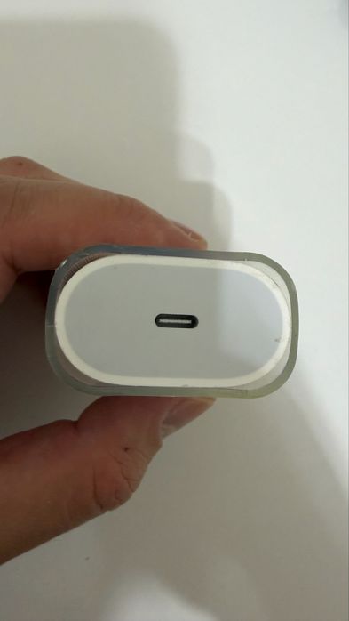 Оригинальный адаптер питания Apple 20W USB-C