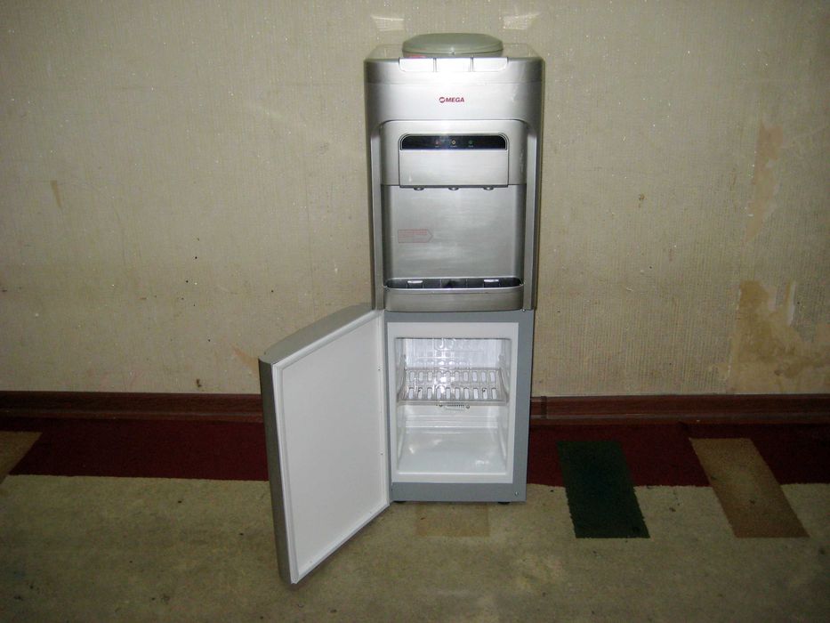 Кулер 3+1 музлатгичли компрессорли иссик ва совук сув учун зур ишлиди!