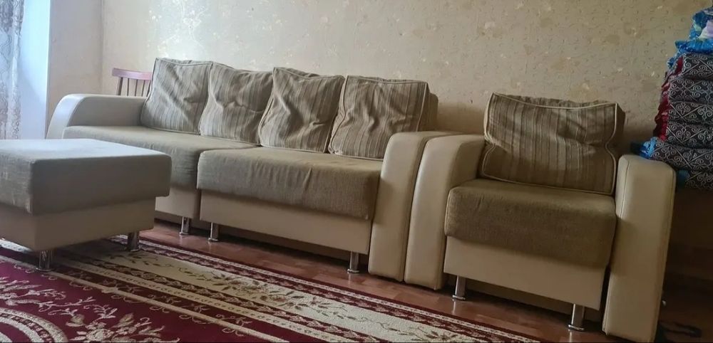 Диван и кресло кровать с пуфиком