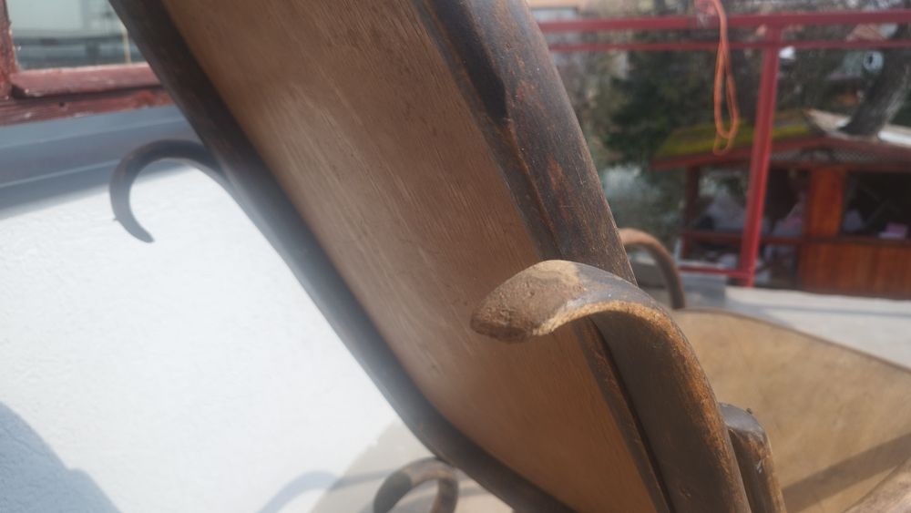 Două balansoare din lemn masiv – stil clasic/vintage