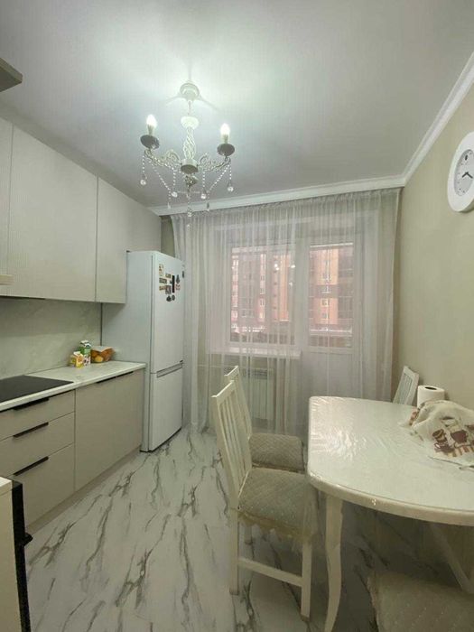 продам 3 комн квартиру на проспекте Абылайхана