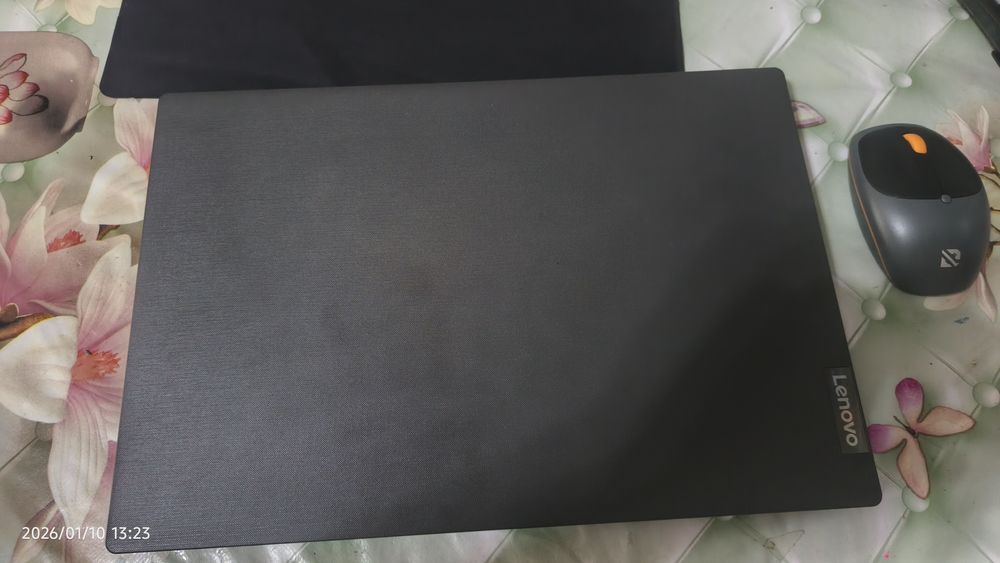 Lenovo AMD Ryzen 5 3500U with
Xolati: ideal 1 oy ishlatganman
Озу:
Xol