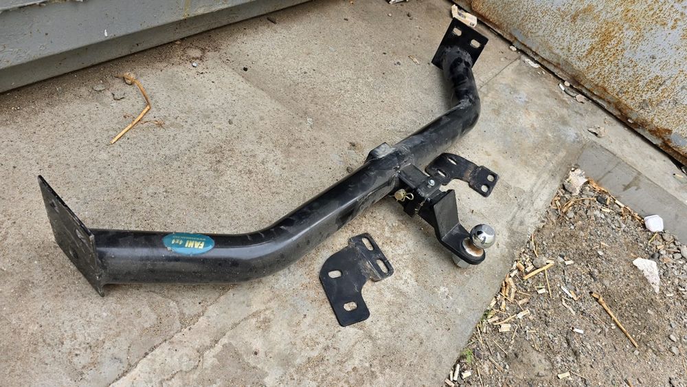 Фаркоп  на Тайота хайлукс.