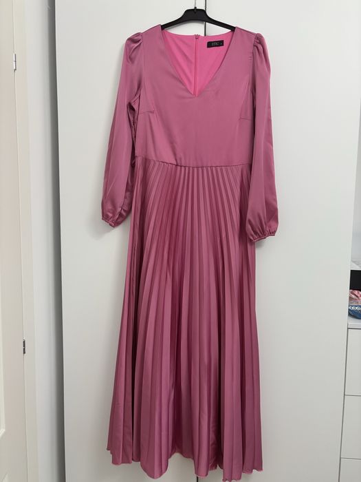Vand rochie roz lunga, firma Etic