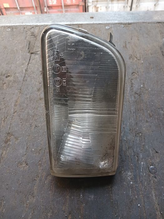 Фара Тоета Старлет в оригинале левая