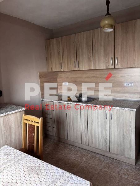 Дава се под наем Едностаен апартамент в Бургас, Славейков - 40 кв.м за 306 € - Снимка #1