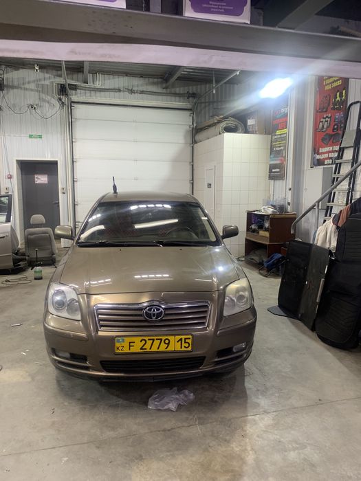 Продам авенсис 2.4