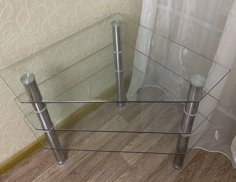 Продам стеклянную полку для тв
