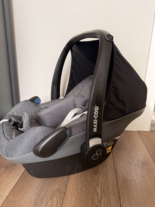 Бебеко столче/кошче за кола Maxi Cosi