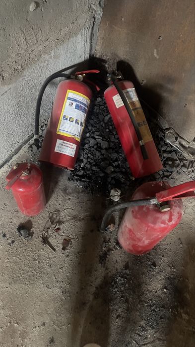 Огнетущители 3 шт продам