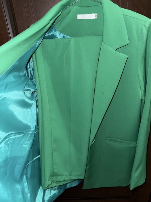 костюм и брюки , весенно осенняй, размер 44