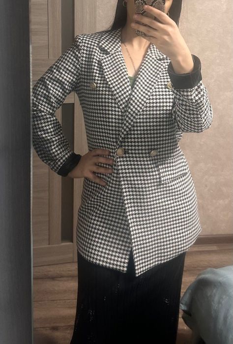 Женский пиджак на пуговичках