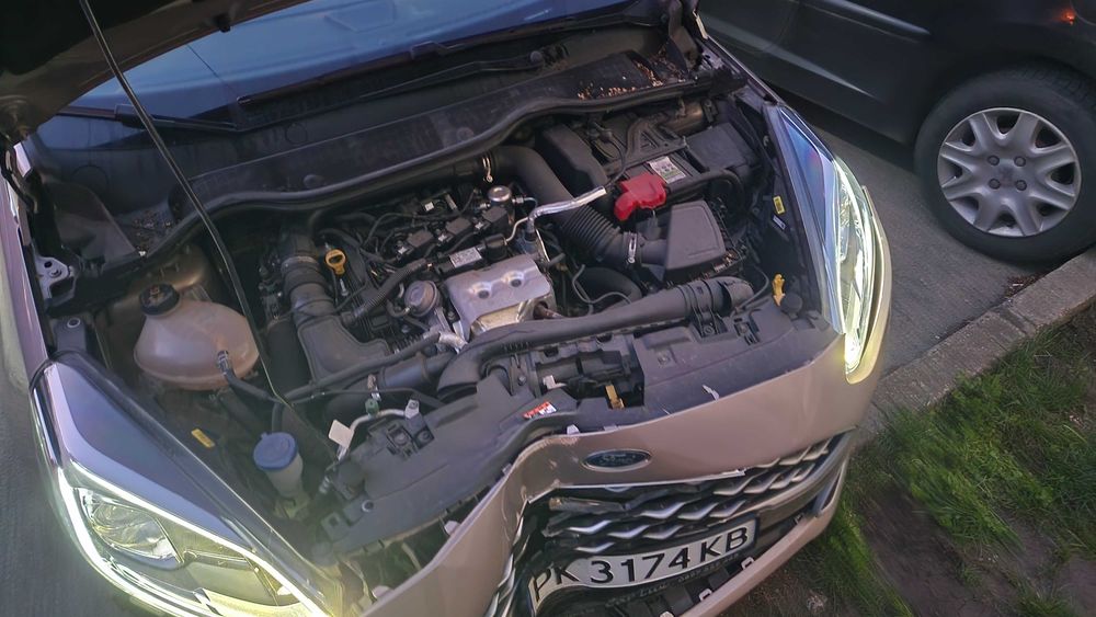 продавам Ford Fiesta vignale 2019 с удар цяла за части