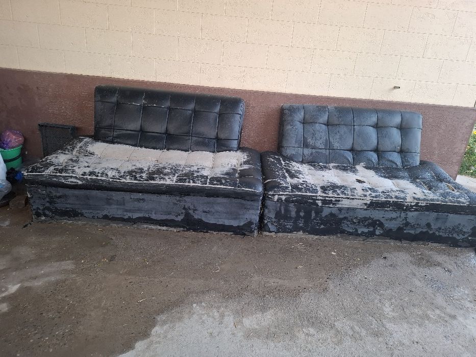 Продам 2 б/у диванчика