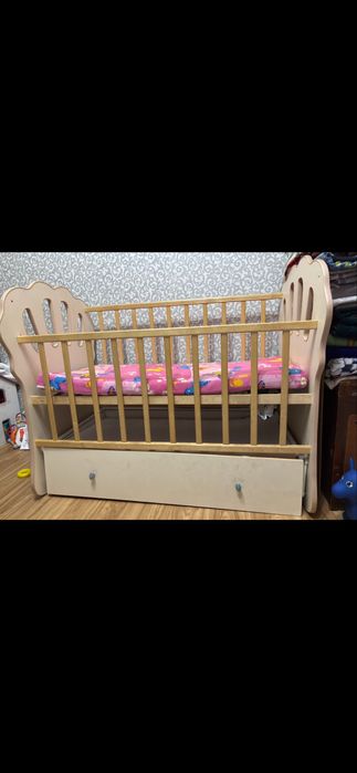 Продам детскую кроватку